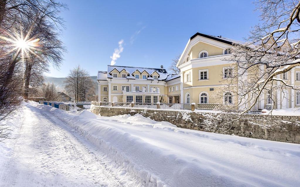 Hotel Stary Zdroj Swieradow-Zdroj Luaran gambar