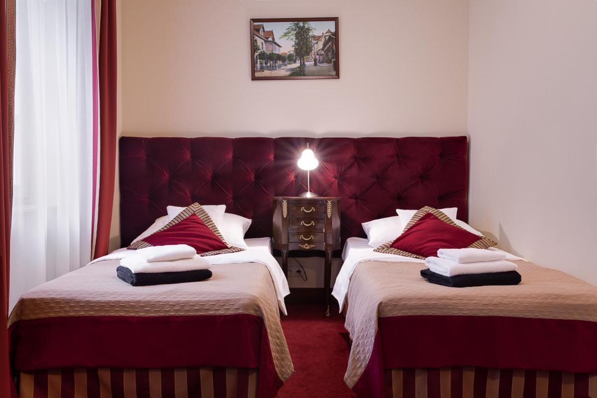 Hotel Stary Zdroj Swieradow-Zdroj Luaran gambar